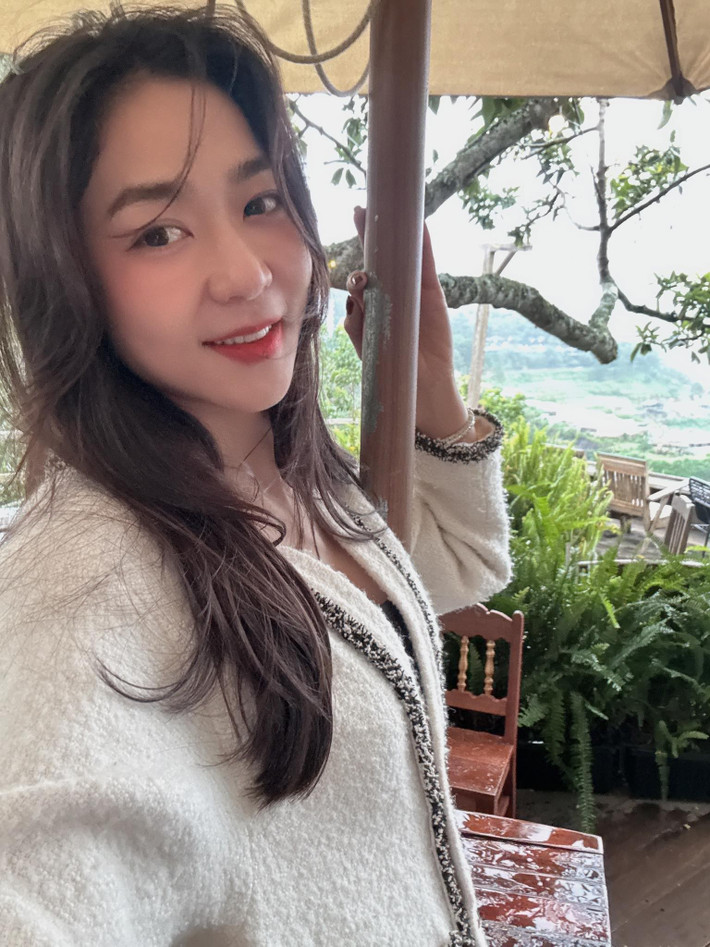 Hình ảnh mới nhất của ca sĩ hải ngoại Hà Thanh Xuân nhận nhiều lời khen ngợi từ khán giả. Ảnh: FB Hà Thanh Xuân