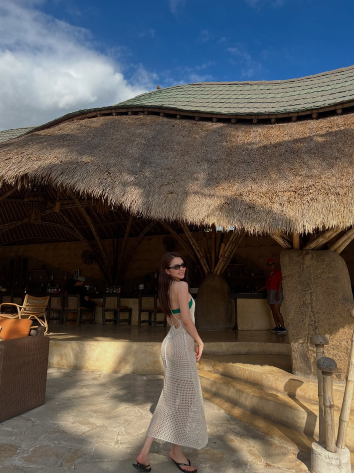 Ca sĩ Thiều Bảo Trang khoe dáng ở Bali, Indonesia. Ảnh: FB Thiều Bảo Trang