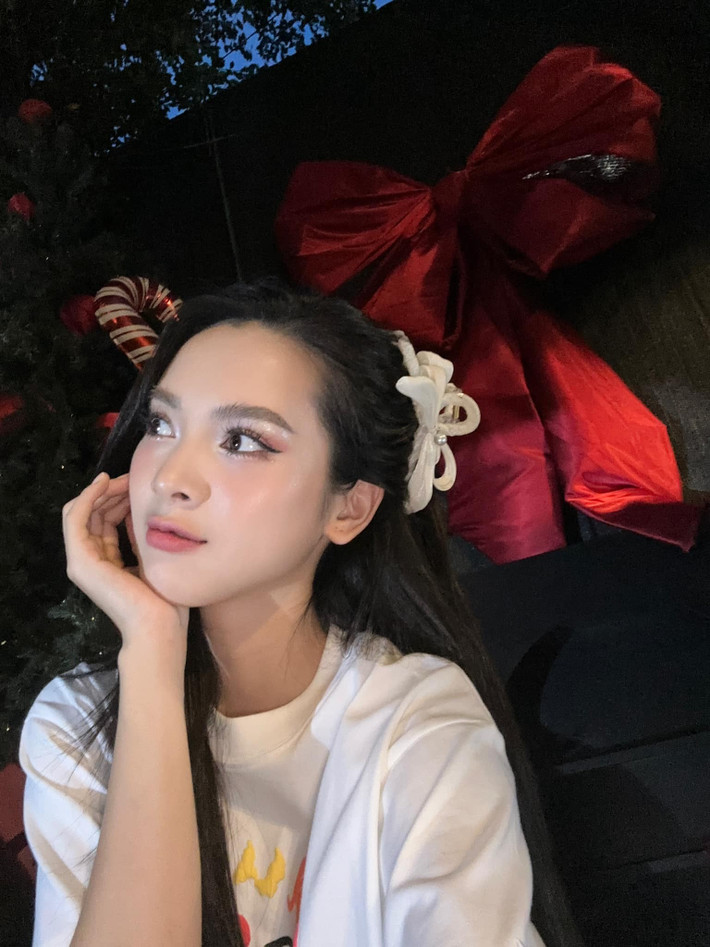 Cô được ông xã và người thân quan tâm, chăm sóc một cách chu đáo. Ảnh: FB Lương Quỳnh
