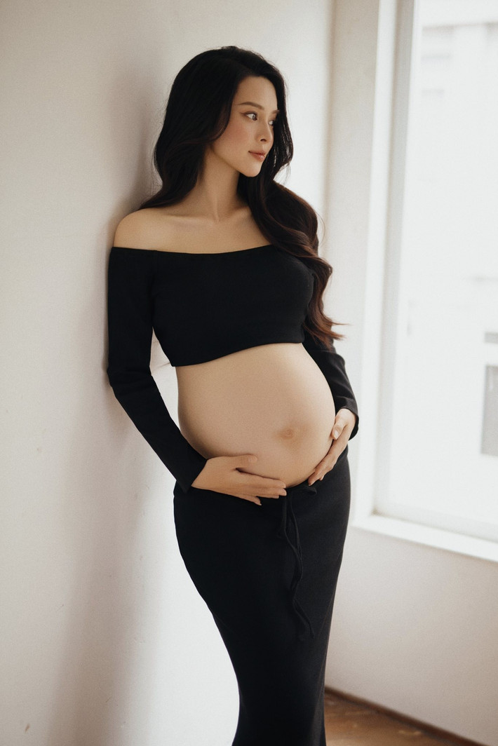 Gương mặt rạng rỡ, làn da căng bóng và thần thái tràn đầy năng lượng của Quỳnh Lương khiến nhiều người bất ngờ. Ảnh: FB Lương Quỳnh