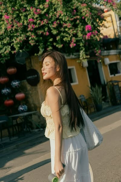 Diễn viên Thuý Diễm đẹp mơ màng ở Hội An. Ảnh: FB Nguyễn Ngọc Thuý Diễm