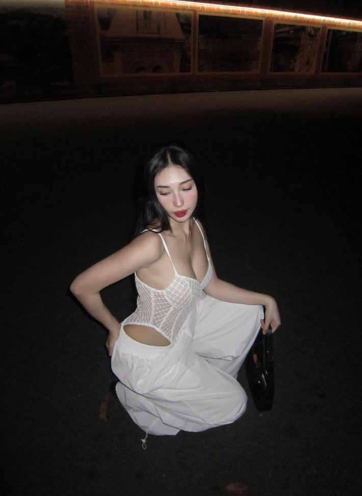 Cô vốn xuất phát là người mẫu trên các tờ báo tuổi teen nhưng lại đạt được nhiều thành tích ấn tượng trong lĩnh vực âm nhạc. Ảnh: FB Khổng Tú Quỳnh