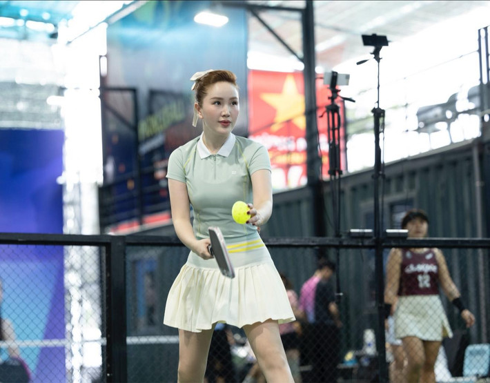 Ca sĩ Bảo Thy trổ tài với bộ môn Pickleball. Ảnh: FB Bảo Thy
