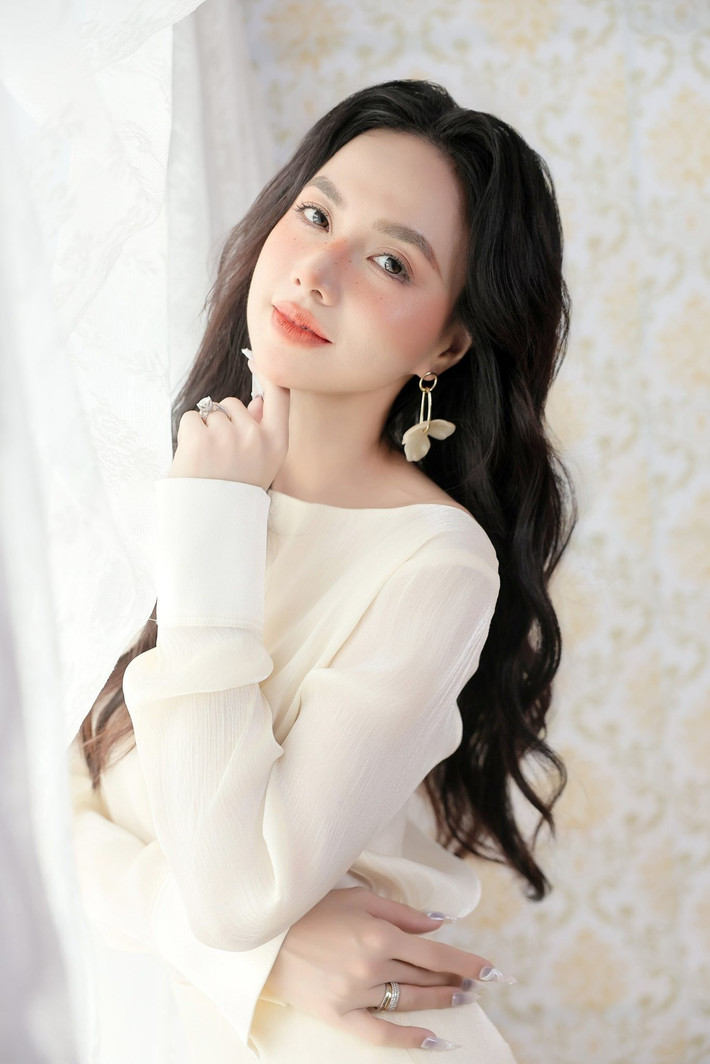 Những hình ảnh thường ngày được cô chia sẻ trên mạng xã hội luôn nhận về vô số lời khen ngợi về sự trẻ trung hiếm có. Ảnh: FB Dinh Ngoc Diep
