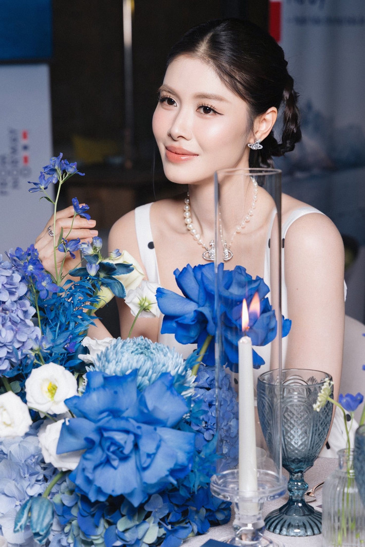 Thủy Anh thường xuyên lựa chọn các trang phục gợi cảm, khoe khéo lợi thế hình thể.