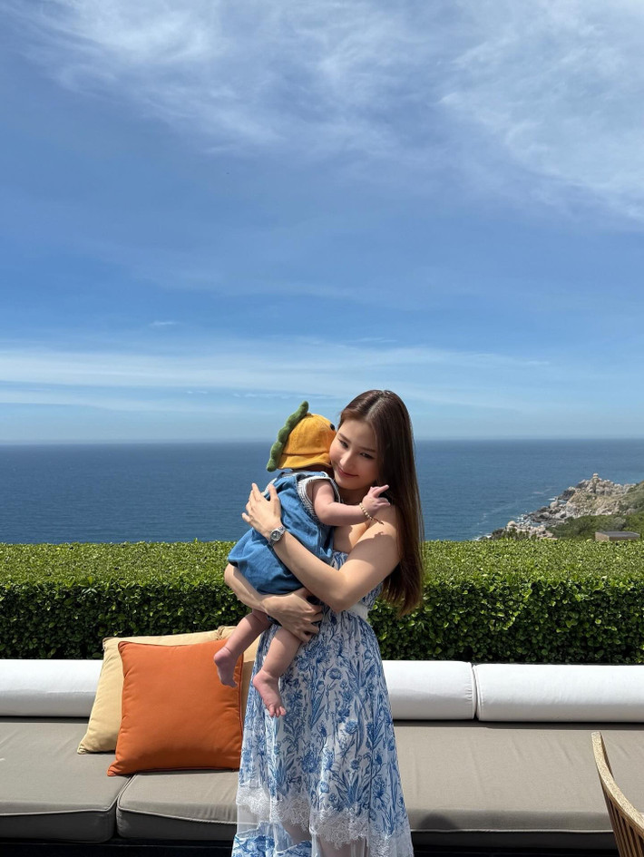Diễn viên Diễm My 9X đưa quý tử nghỉ dưỡng tại resort 6 sao Khánh Hòa. Ảnh: FB Diem My
