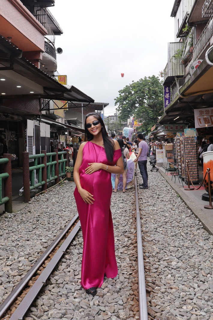 Người đẹp Ê-đê được cư dân mạng ưu ái gọi là “bà bầu sành điệu nhất nhì Vbiz”. Ảnh: FB H'Hen Niê