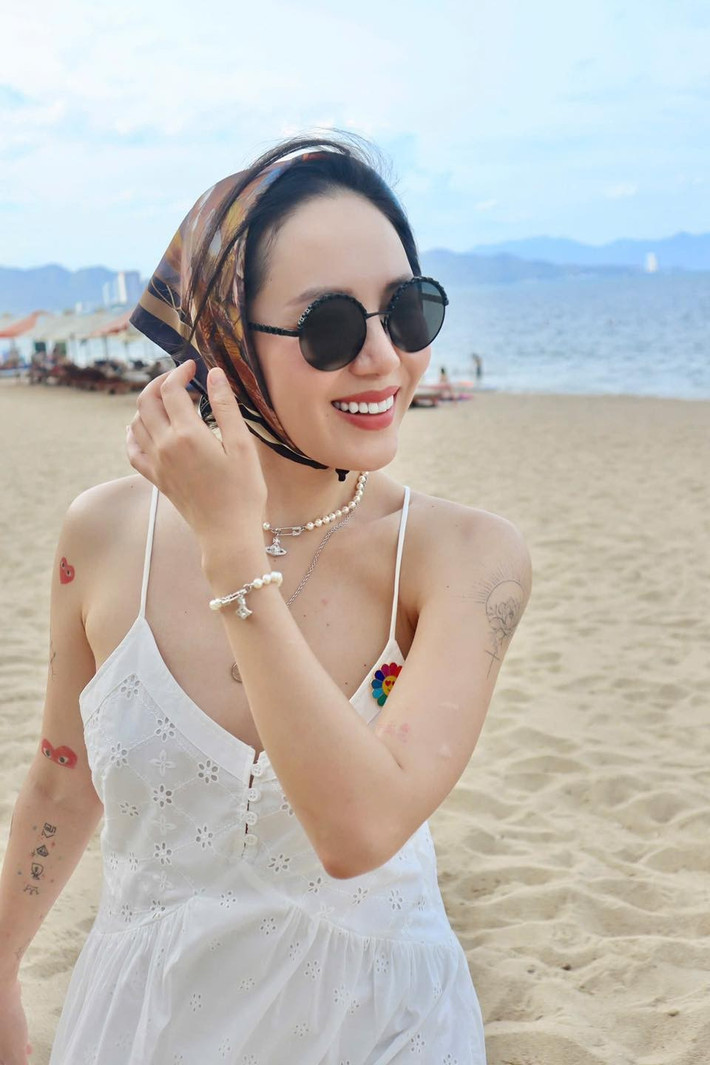 Mới đây, Phương Linh chia sẻ loạt ảnh du lịch tại Nha Trang trên trang cá nhân, nhanh chóng thu hút sự chú ý từ công chúng. Ảnh: FB Tran Phuong Linh