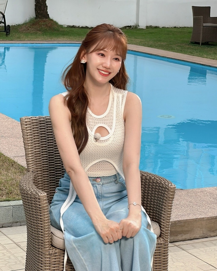 Người đẹp đã bước sang tuổi 40 vào năm nay nhưng cô vẫn duy trì được nhan sắc tươi trẻ, ngọt ngào. Ảnh: FB Hariwon
