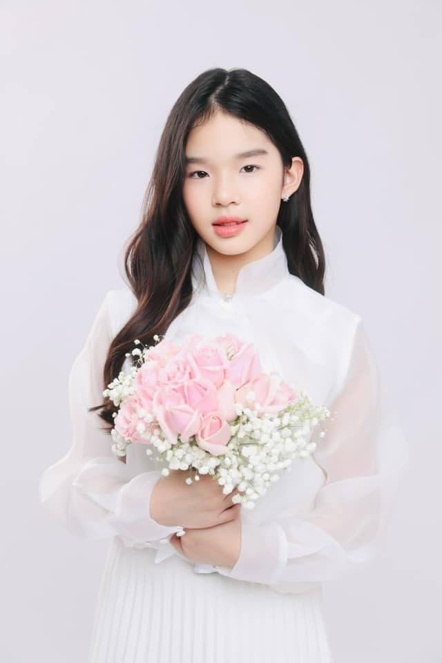 Siêu mẫu Xuân Lan bày tỏ sự hạnh phúc và tự hào khi được nhìn thấy con gái lớn lên từng ngày. Ảnh: FB Nguyen Xuan Lan