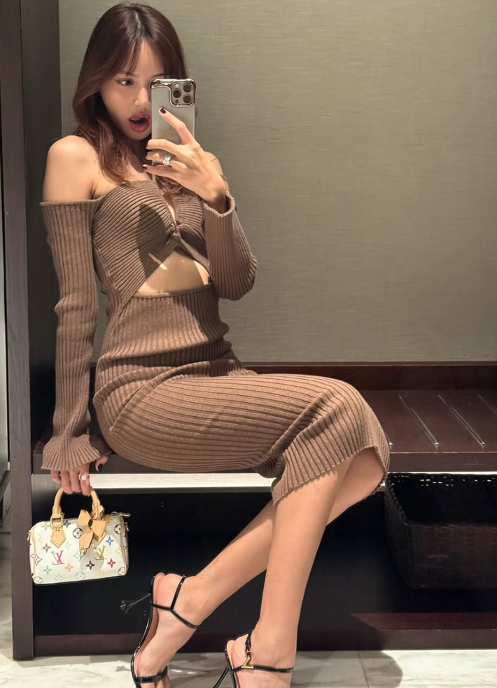 Lisa hiện là thành viên nhỏ tuổi nhất nhóm nhạc nữ BLACKPINK, giữ vai trò vũ công và rapper cho nhóm.