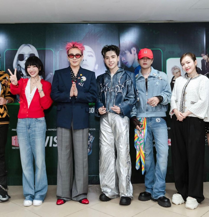Nữ ca sĩ Phương Ly mới đây khoe ảnh được G-Dragon thả tim bài đăng trên Instagram.