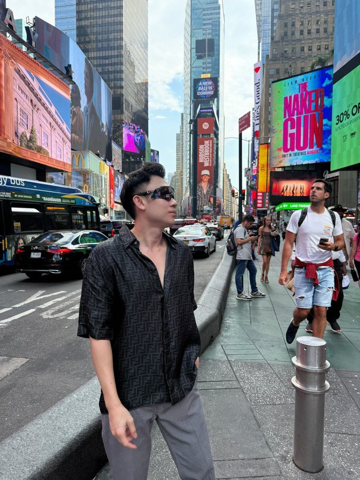 Dương Triệu Vũ dạo chơi New York. Ảnh: FB Dương Triệu Vũ
