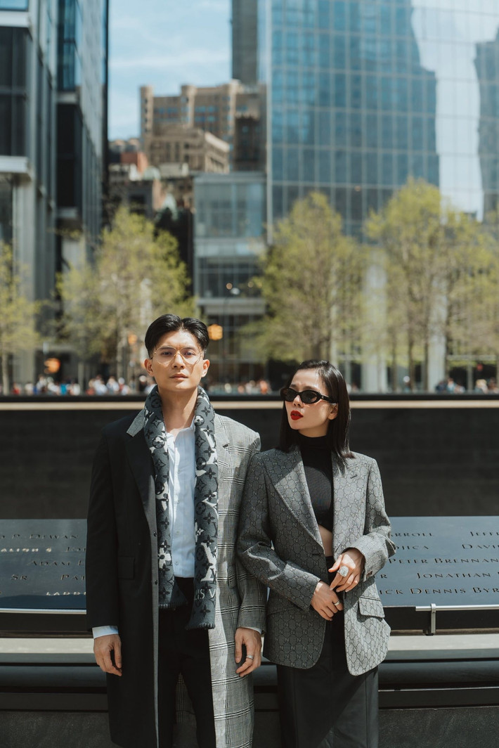 Ca sĩ Lệ Quyên và bạn trai - người mẫu Lâm Bảo Châu sánh đôi ở New York (Mỹ). Ảnh: FB Lệ Quyên