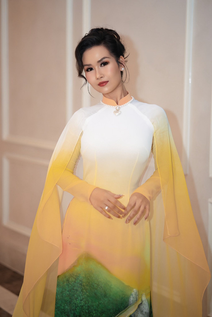 Cô nhấn mạnh việc giảm cân cần an toàn, khoa học và kiên trì: "Bí quyết giảm cân mình đã chia sẻ nhiều lần nhưng điều mình thấy quan trọng nhất là kiểm soát chế độ ăn, một chế độ cân bằng dinh dưỡng, ít gia vị và uống nước. Ngoài ra các loại thuốc giảm cân, trà giảm cân, chỉ làm mất nước và hư gan thận thôi ạ".