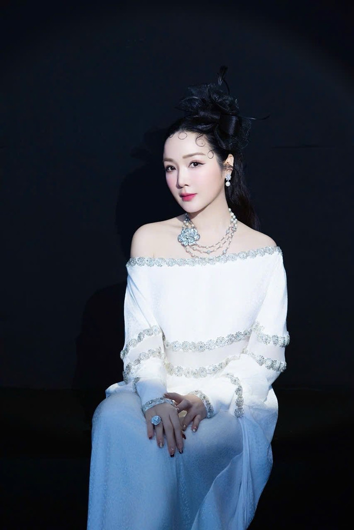 Hoa hậu Giáng My mặc đẹp kiêu sa tham dự sự kiện. Ảnh: FB Giang My Nguyen