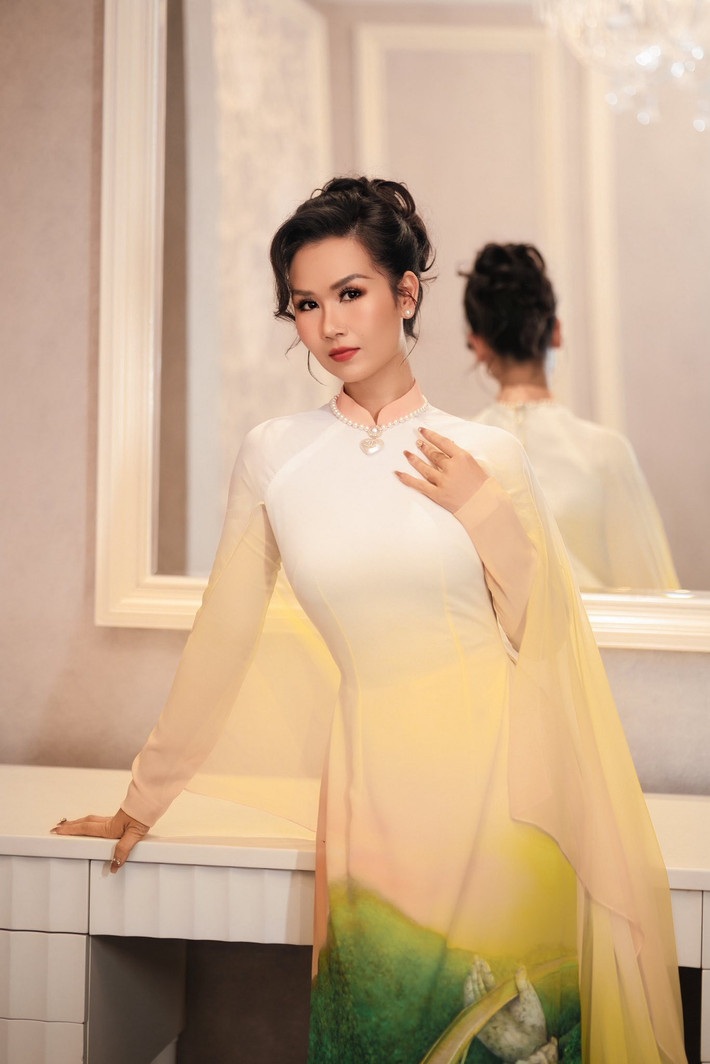 Võ Hạ Trâm khoe sắc vóc gái 2 con. Ảnh: FB Võ Hạ Trâm