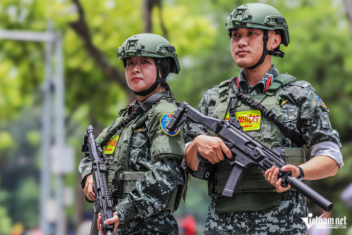 Bên cạnh đó, màn trình diễn cũng thể hiện sức mạnh, tiềm lực ngày càng lớn mạnh của lực lượng Công an nhân dân Việt Nam trong công cuộc bảo vệ an ninh Tổ quốc và nhân dân.