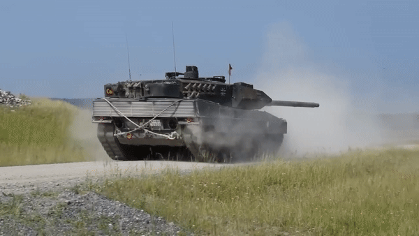Việc Nga thu được Leopard 2 đặc biệt là phiên bản Leopard 2A6 - dòng xe tăng hàng đầu thế giới hiện nay là tín hiệu đáng e ngại với phương Tây.