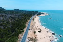 Hồ Tràm "viên ngọc ẩn” hút khách cuối tuần ở phía Nam