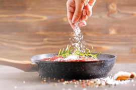 Thói quen ăn mặn, nhiều đường âm thầm hại sức khỏe