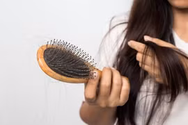 Ăn gì để tóc chắc khỏe, giảm gãy rụng trong thời điểm giao mùa?