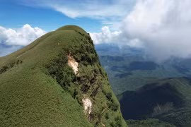 Theo dấu chân trekker chinh phục đỉnh Pa Thiên – Voi Mẹp giữa mùa mây