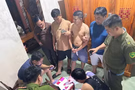 Bóc gỡ đường dây hàng trắng, thu giữ 328 viên ma túy