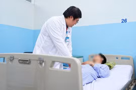 Cấp cứu thành công 2 bệnh nhân nam bị xoắn tinh hoàn trái