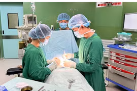 Gãy 'cậu nhỏ' vì hành động dại dột lúc ngủ dậy