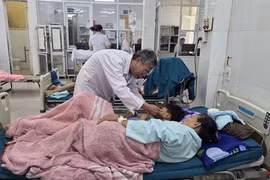 Hàng chục người ở Quảng Trị nghi bị ngộ độc sau khi ăn bánh mì 