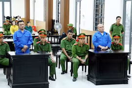Buôn bán cái 'chết trắng', 2 bị cáo lĩnh 32 năm tù giam