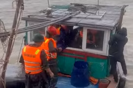 Vụ tàu cá Hà Tĩnh chìm trên biển: Tìm thấy thi thể 1 ngư dân