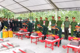 Truy điệu, an táng 5 hài cốt liệt sĩ ở Quảng Trị