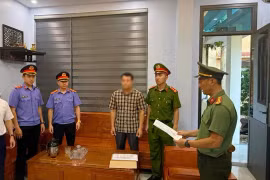 Bắt tạm giam hiệu trưởng nhận hối lộ ở Quảng Trị