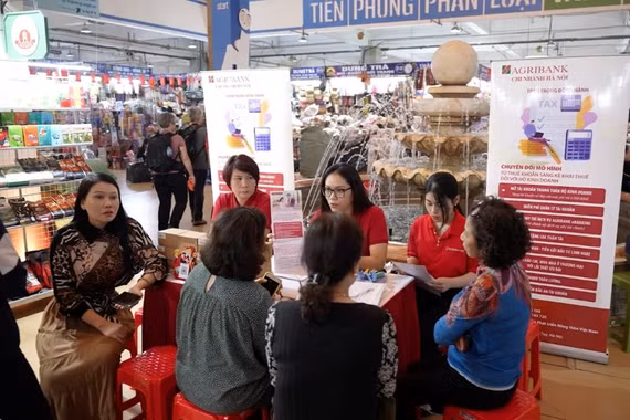 Agribank đồng hành cùng hộ kinh doanh: Kê khai thuế dễ dàng 