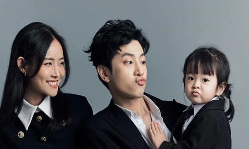 “Gà cưng” một thời của Khắc Tiệp khoe ảnh bên tình trẻ và con 