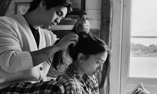 Ngô Thanh Vân khoe được tình trẻ kém 11 tuổi buộc tóc