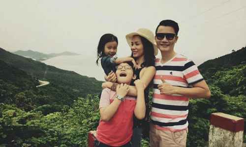 Tổ ấm 10 năm hạnh phúc của ca sĩ Hoàng Bách 