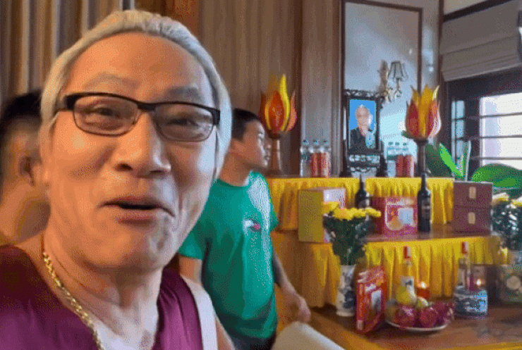Phản ứng hài hước của NSƯT Hoàng Hải khi thấy mình trên bàn thờ Phan ung hai huoc cua NSUT Hoang Hai khi thay minh tren ban tho