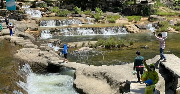 Giải nhiệt mùa hè mát lạnh với công viên thác Yang Bay