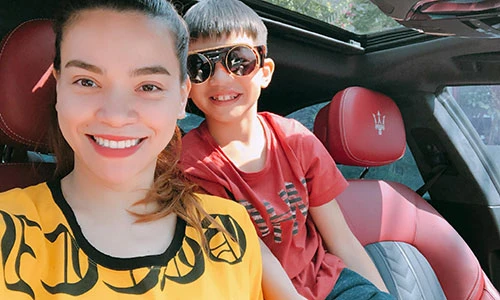Hot Face sao Việt 24h: Hồ Ngọc Hà tươi rói bên con trai