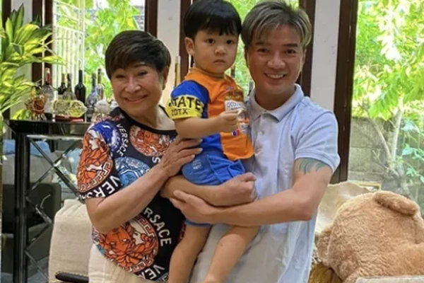 Vợ cũ quyền lực của Đàm Vĩnh Hưng sống trong biệt thự sang chảnh