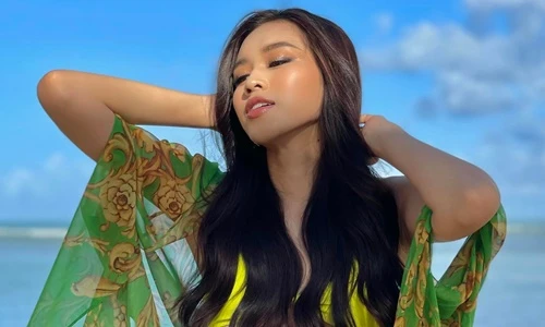 Đỗ Thị Hà mặc áo tắm khoe dáng ở Miss World 2021