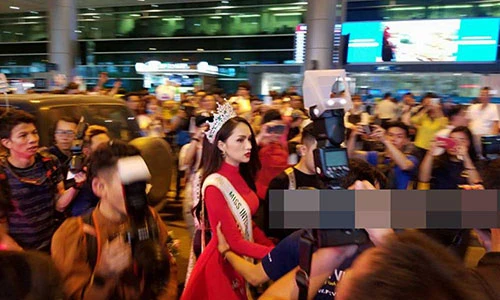 Hương Giang về nước và sự khác lạ tới không ngờ tại sân bay