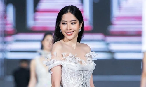 Nam Em nói gì khi trượt giải phụ đầu tiên của Miss World Vietnam?