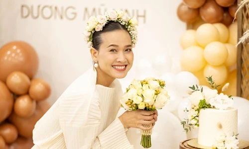 Dương Mỹ Linh rạng rỡ trong tiệc độc thân trước đám cưới