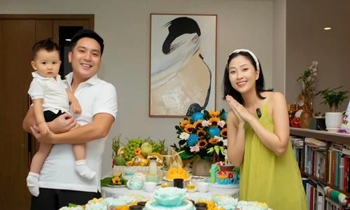 Liêu Hà Trinh và chồng Việt kiều mở tiệc sinh nhật cho quý tử