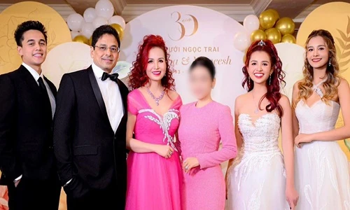 Hôn nhân của Hoa hậu giỏi ngoại ngữ nhất Vbiz bên chồng Ấn Độ