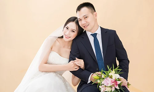 Lộ chồng sắp cưới là giảng viên của Á hậu Vân Quỳnh